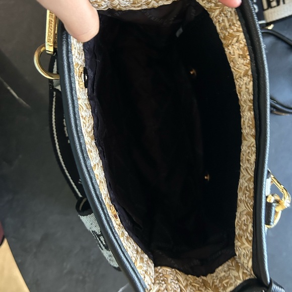 Beautiful Steve Madden Purse barely used! Super fun for summer and fall - Picture 5 of 5